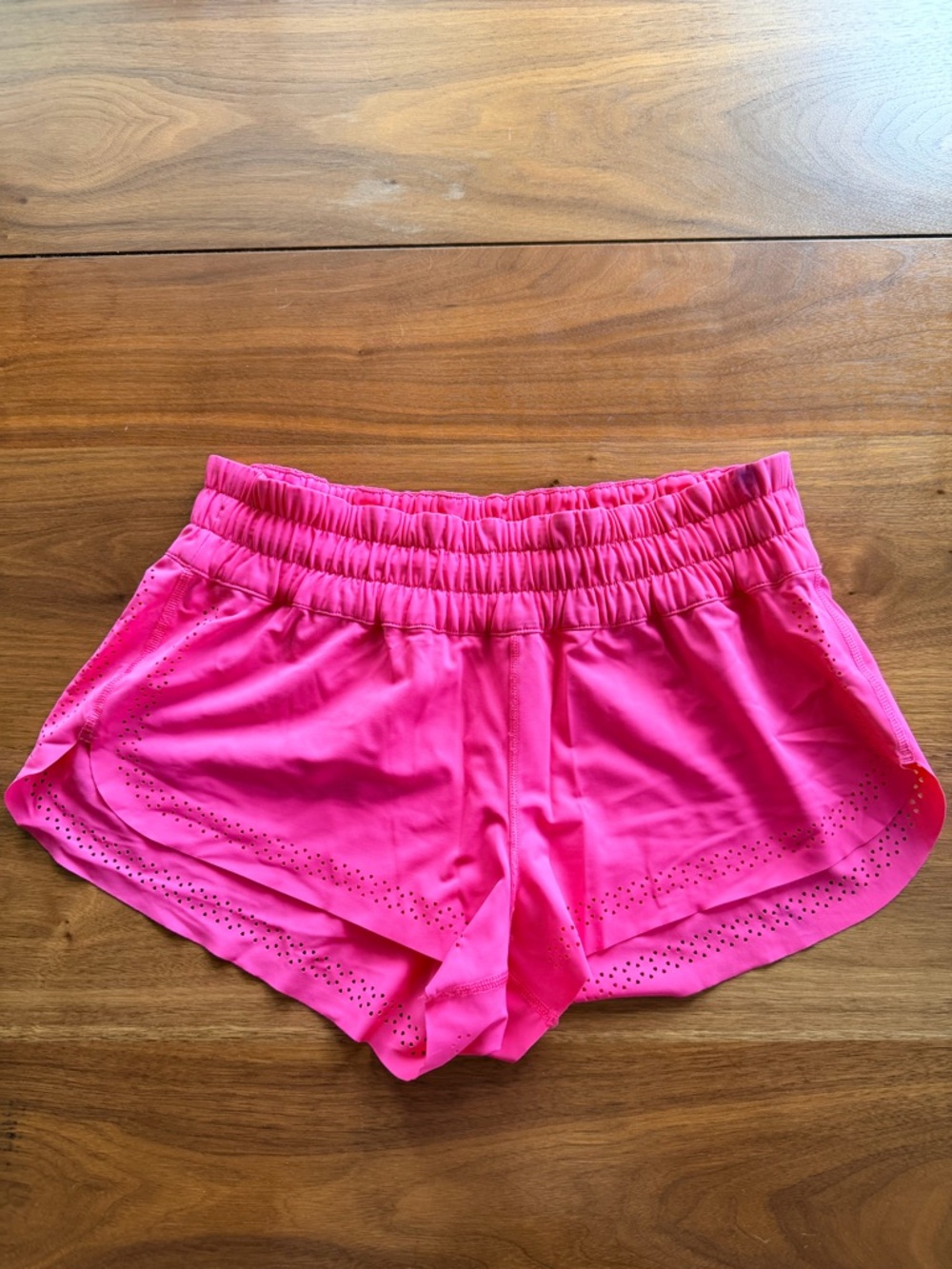 Lululemon Swell Chaser Short (2")
Lip Gloss